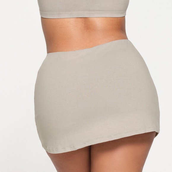 Skims Outdoor Skort in Stone - Picture 3 of 5